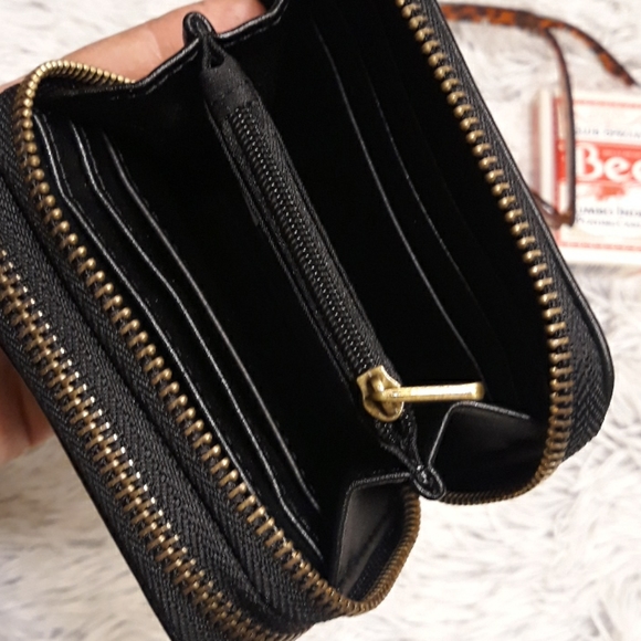 Black Wallet 🎯 Target 🎯 - Picture 3 of 5